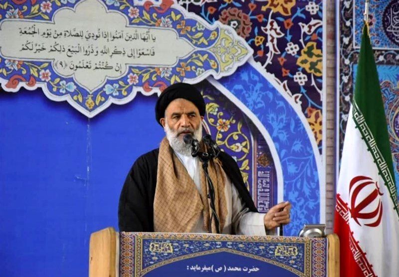 همه باید برای تحقق شعار سرمایه گذاری برای تولید پای کار بیایند