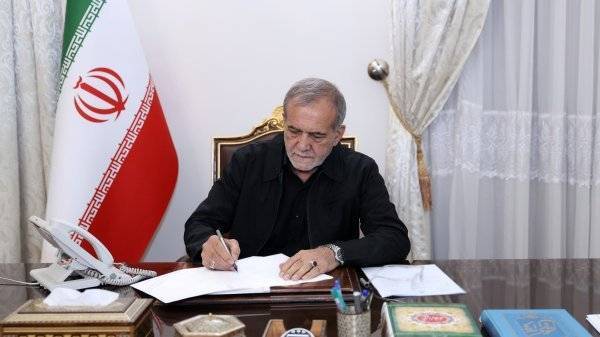 تسلیت رئیس جمهور برای درگذشت پدر و همسر ۶ شهید