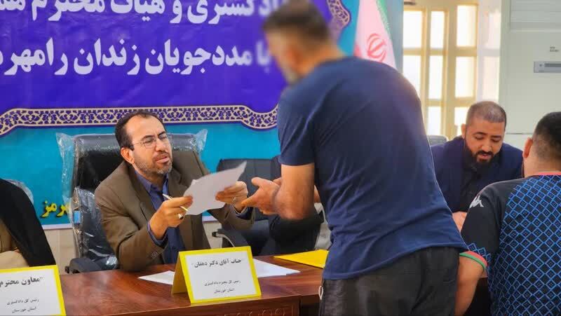 بازدید رئیس کل دادگستری خوزستان از زندان رامهرمز