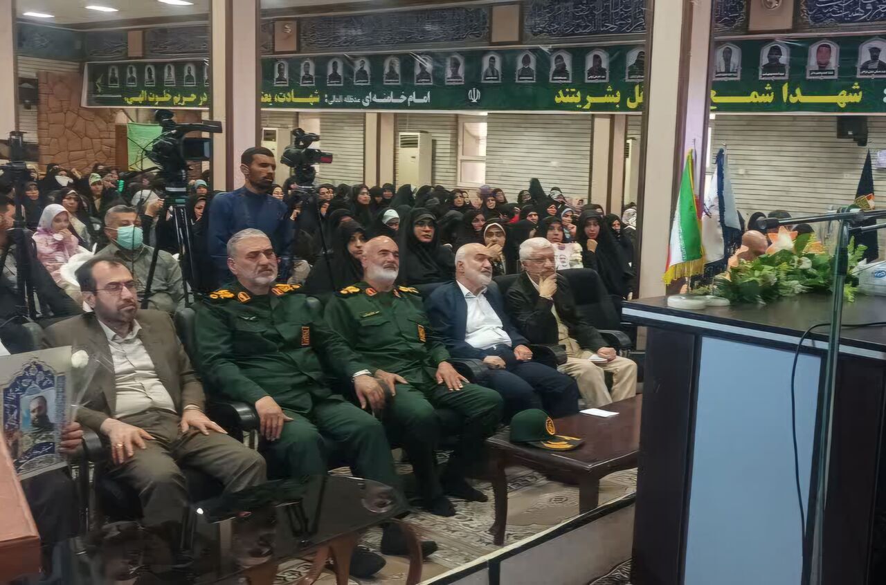 تجلیل از اسطوره‌های مقاومت و ایثار و مدافعان حرم در اهواز