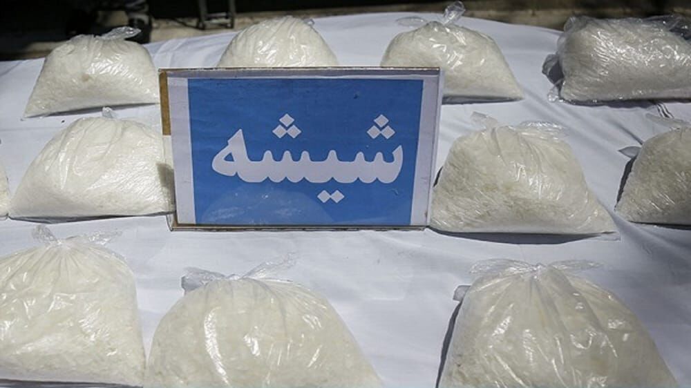 سواری با بار ۹۹ کیلو شیشه در بهبهان متوقف شد