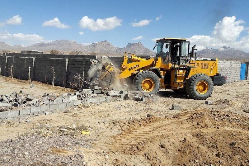 رفع تصرف ۴۰۵ هزار مترمربع زمینهای دولتی اندیمشک