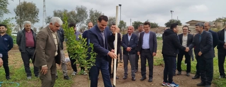 کاشت ۱۰۰ اصله نهال در سد دز