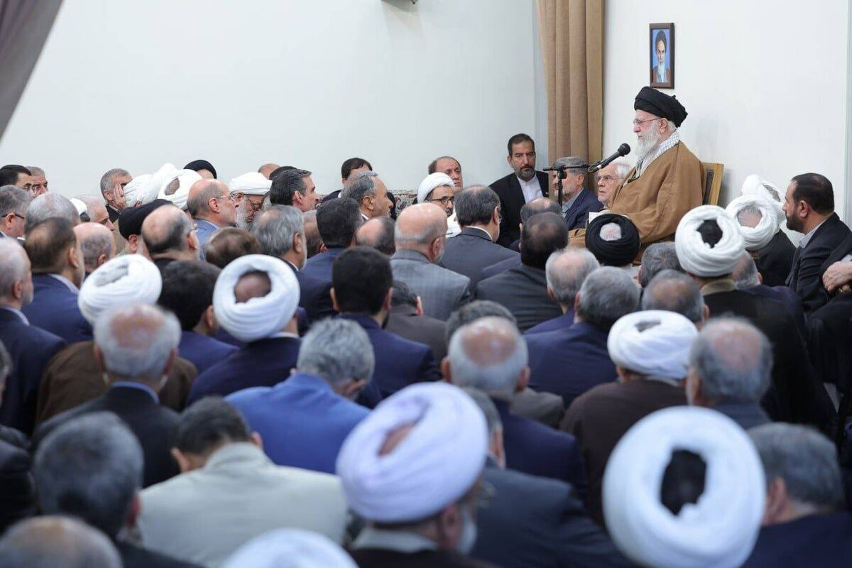 رهبر معظم انقلاب: به گفتوگوهای عمان نه افراطی خوشبین و نه افراطی بدبین هستیم