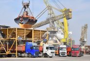 خروج بیش از ۱۵ میلیون تن کالای اساسی از بندر امام خمینی