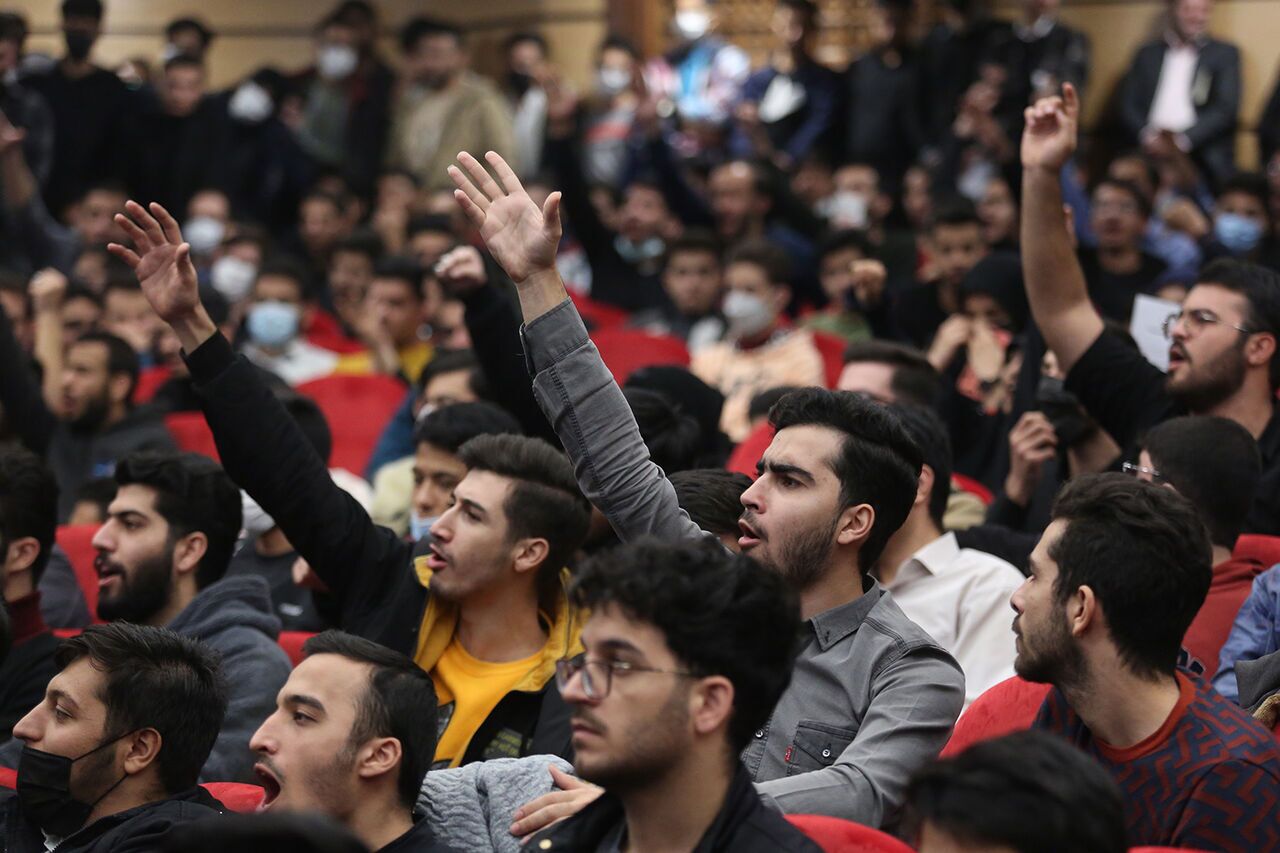 تشکلهای دانشجویی مبانی فکری و فرهنگی خود را تقویت کنند