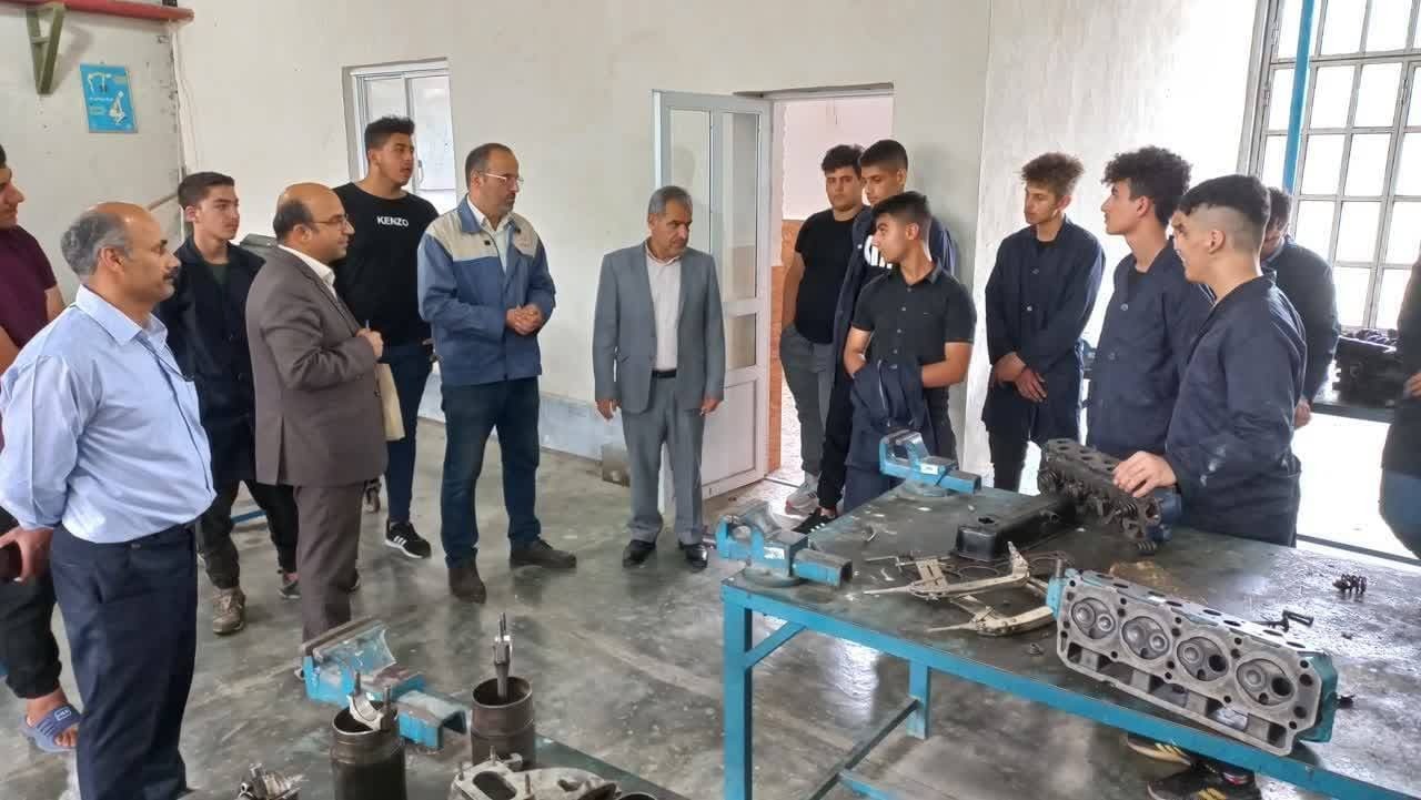 کاهش بیکاری و رشد تولید با توجه به نظام آموزش فنی و حرفهای