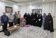 دیدار مدیر کل بنیاد شهید و امور ایثارگران خوزستان با خانواده شهید ظهیری