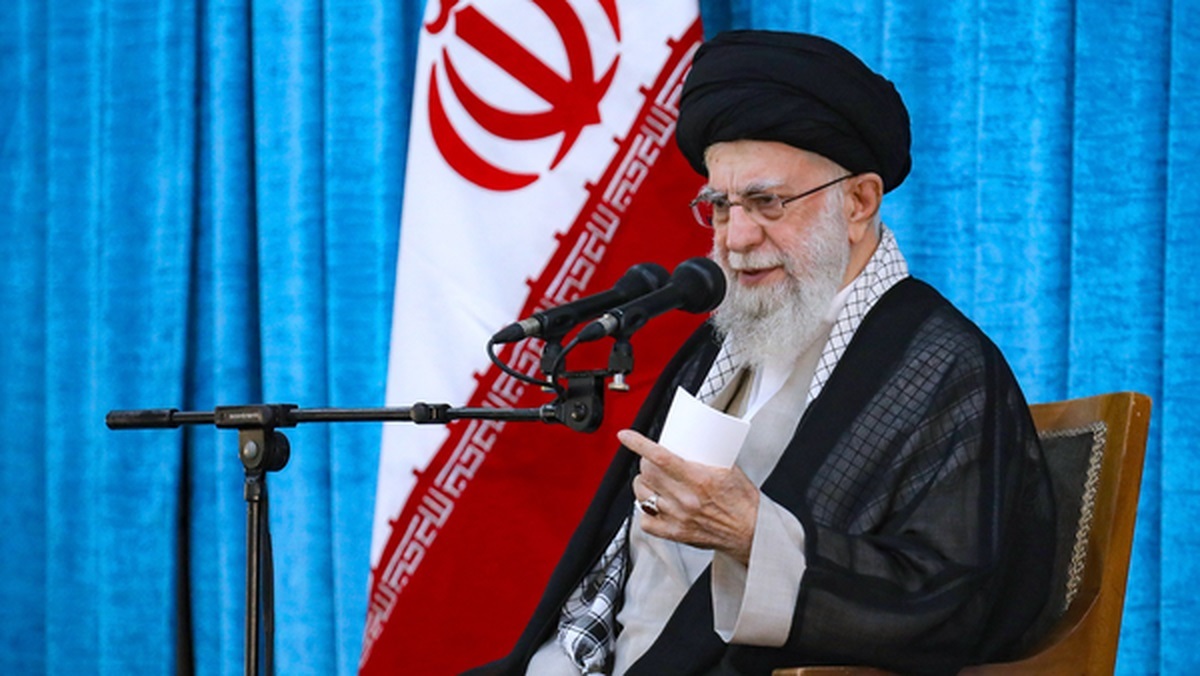 رهبر انقلاب: غنیسازی کلید اصلی صنعت هستهای است