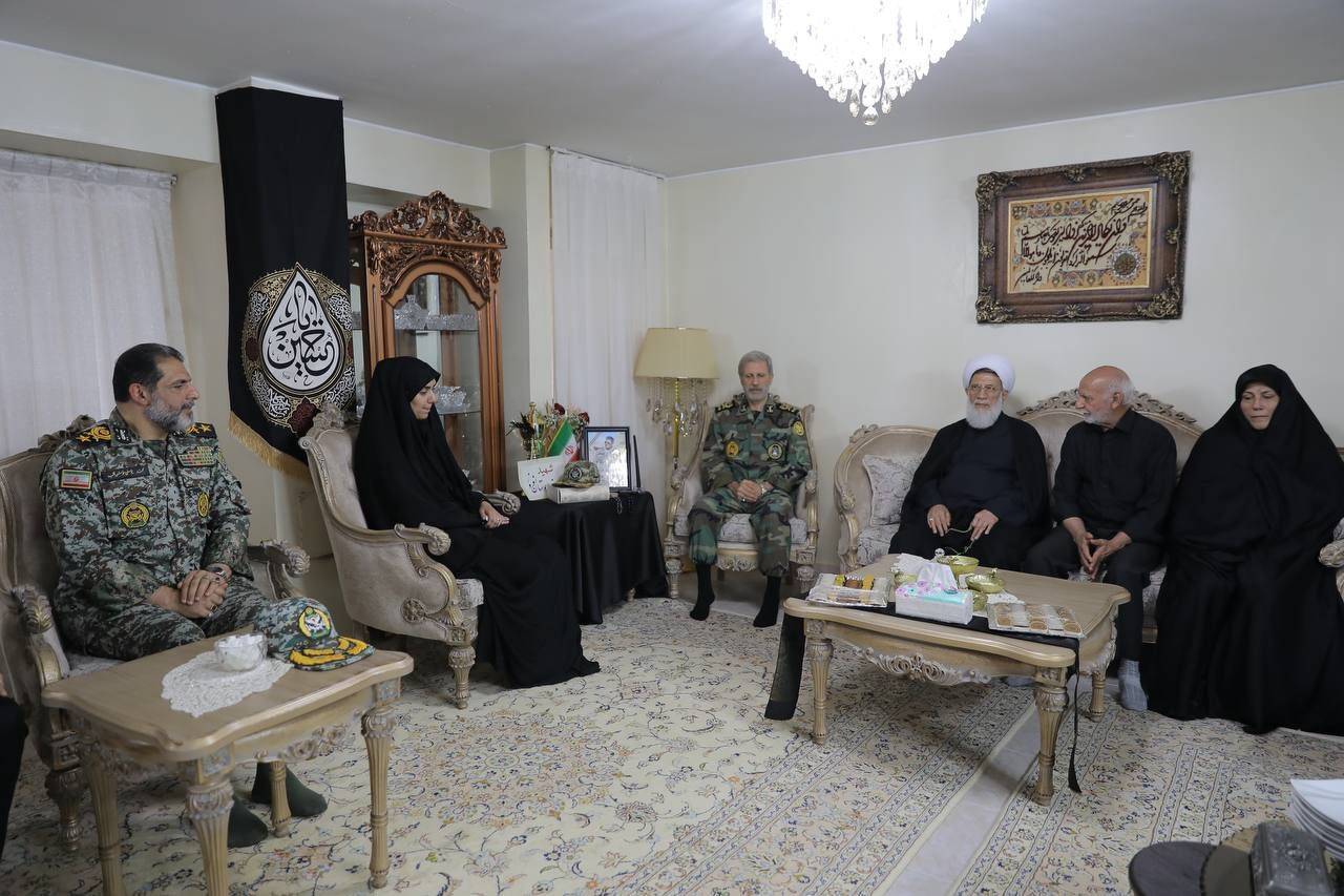 فرمانده کل ارتش: خون پاک شهدا، شکست را به دشمن تحمیل کرد