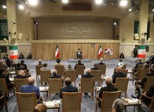 رهبر انقلاب با قدردانی ویژه از رئیس جمهور و دولت: رهبر انقلاب: معیشت مردم مهمترین مسئله است
