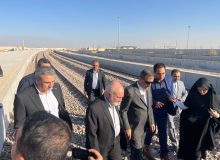معاون رئیس‌جمهور از روند احداث خط ریلی شلمچه–بصره بازدید کرد